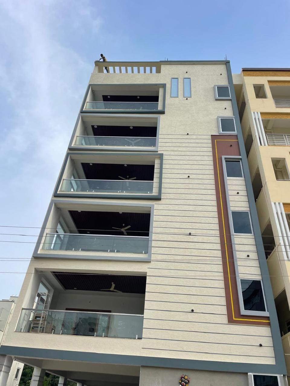 Nest Inn Homestay Tirupati Bagian luar foto