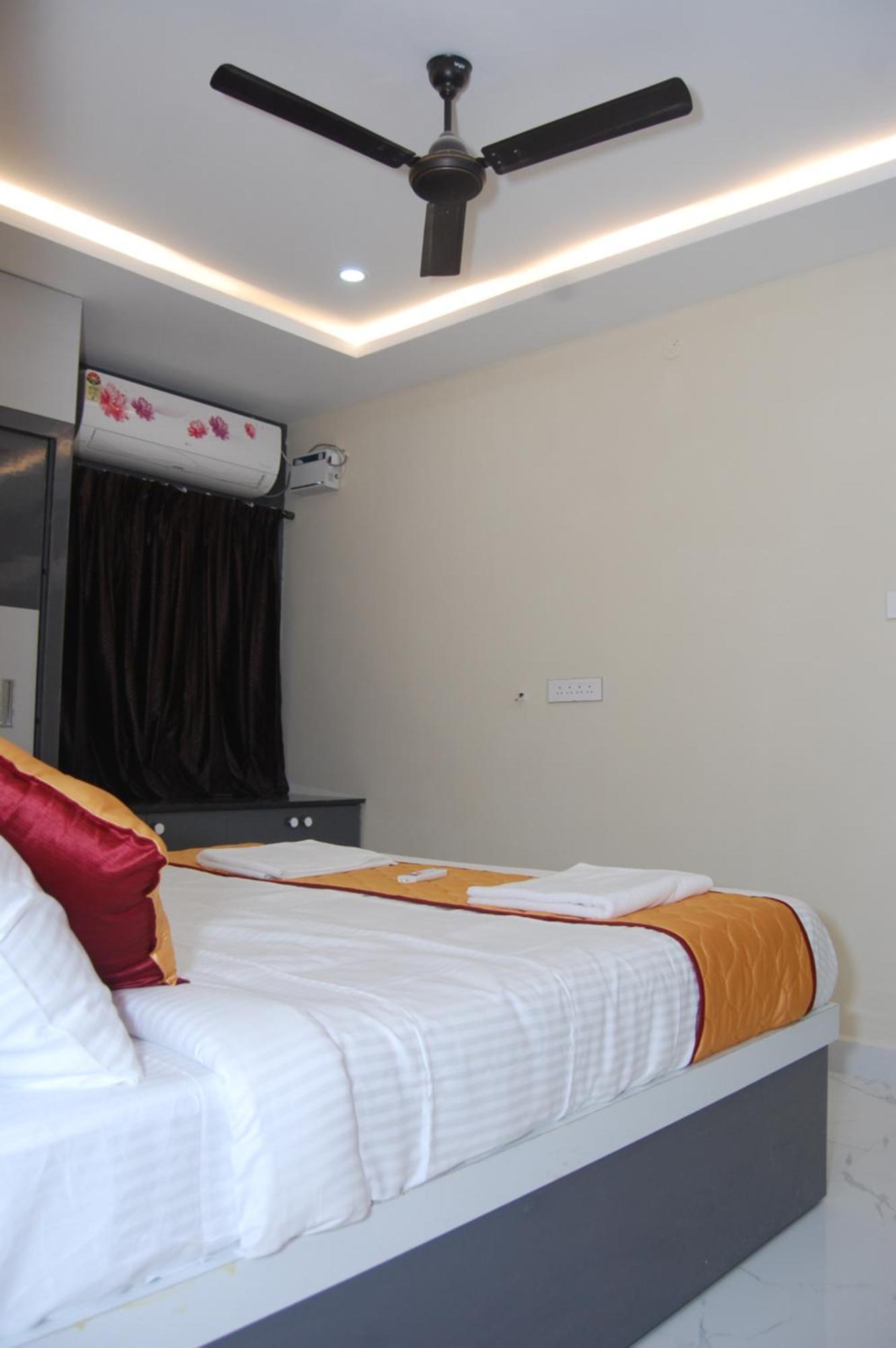 Nest Inn Homestay Tirupati Bagian luar foto